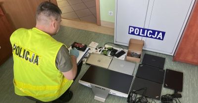 Na popularnym serwisie społecznościowym oferował laptopy z nielegalnym oprogramowaniem diagnostycznym - straty szacuje się na ponad 180 tys. złotych
